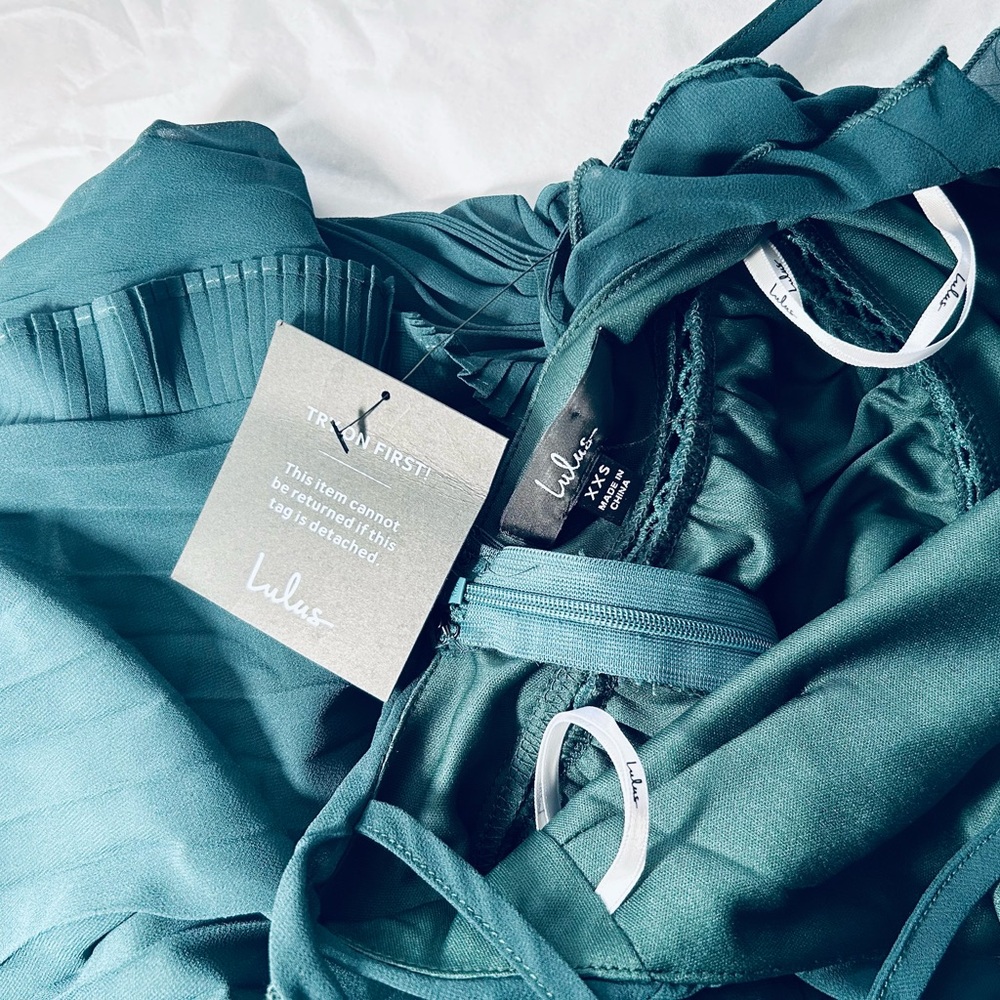 Never a Dull Moment Emerald Green Tie-Strap Pleated Midi Dress Size XXS New NWT - Picture 7 of 11